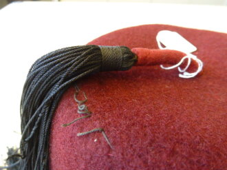 Waffen SS Fez , so getragen von moslemischen Freiwilligen der Handschar und Prinz Eugen. Effekten Originalvernäht, Kopfgrösse 56, Fehlstelle am Bund