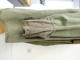 Fallschirmjäger Knochensack im Splittermuster, stark getragenes Stück, die Reissverschlüsse entfernt, Adler Originalvernäht . Es handelt sich hier um ein frühes Stück zum einsteigen das in der Zeit umgebaut wurde