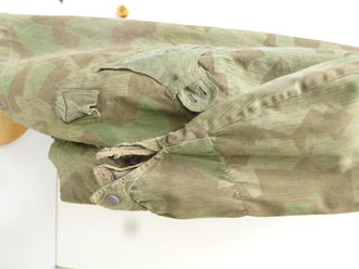 Fallschirmjäger Knochensack im Splittermuster, stark getragenes Stück, die Reissverschlüsse entfernt, Adler Originalvernäht . Es handelt sich hier um ein frühes Stück zum einsteigen das in der Zeit umgebaut wurde