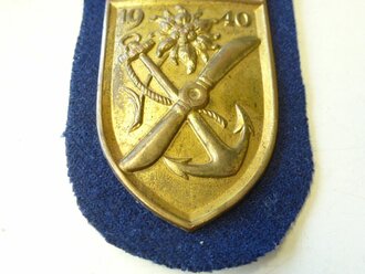 Ärmelschild Narvik auf Kriegsmarinetuch, vergoldete Cupalfertigung