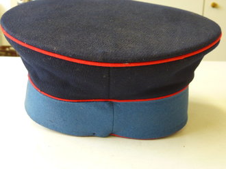 1 .Weltkrieg Landwehr  Schirmmütze , Eigentumstück zum blauen Rock, leicht verdrückt, garantiert Original