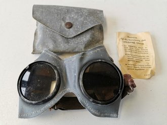 Allgemeine Schutzbrille Wehrmacht in grauer Hülle . Sehr guter Zustand, Hülle leicht angeschmutzt, Umbral Gläser ( dunkel gefärbt ), mit Begleitzettel von Carl Zeiss Jena, dieser datiert 1943