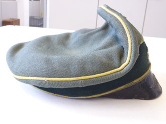 Schirmmütze alter Art für einen Offizier der Nachrichtentruppe. Die Effekten Originalvernäht, deutlich getragenes Stück