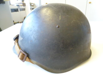 Russland 2. Weltkrieg, Stahlhelm SSH40 mit Innenfutter M36 datiert 1941. Beutestück weiterverwendet für Luftschutz. Selten