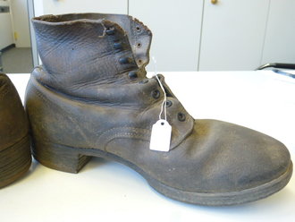 Paar Halbschuhe Wehrmacht , ungereinigter Scheunenfund, Sohlenlänge 30cm