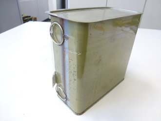 Tropenverpackung für Signalpatronen, Neuwertiges Stück datiert 1944, so in erster Linie bei der Luftwaffe in der Seenotausrüstung der Flugzeuge geführt, Höhe 14,5cm, Tiefe 15cm, Breite 7cm