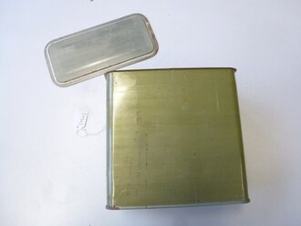 Tropenverpackung für Signalpatronen, Neuwertiges Stück datiert 1944, so in erster Linie bei der Luftwaffe in der Seenotausrüstung der Flugzeuge geführt, Höhe 14,5cm, Tiefe 15cm, Breite 7cm