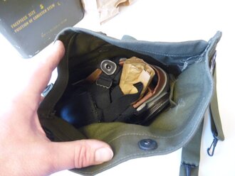 U.S.  Mask, Protective, Field , M9A1, unused in original packing, missing the metal lid