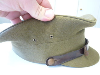 Großbritannien 2.Weltkrieg, Schirmütze eines Angehörigen des Reconnaissance Corps in gutem Zustand. Kopfgrösse 57 1/2