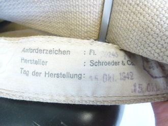 Luftwaffe  Rückenfallschirm 12B  von 1942. Fallschirmkappe wohl original gepackt, zusammengehöriges Set.