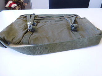 U.S.M.C. WWII  pack, OD - khaki, unissued, unmarked as usually