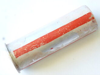 Rauchspurpatrone rot, Abgeschossene, leere Aluminiumhülse datiert 1944