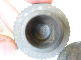 Zünderersatzstücke aus Preßmasse für diverse Granaten der Wehrmacht, 3 Stück