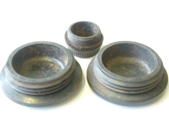 Zünderersatzstücke aus Preßmasse für diverse Granaten der Wehrmacht, 3 Stück