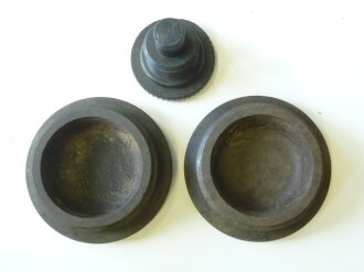 Zünderersatzstücke aus Preßmasse für diverse Granaten der Wehrmacht, 3 Stück