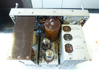 15 Watt Sender Empfänger b datiert 1942. Originallack, Funktion nicht geprüft