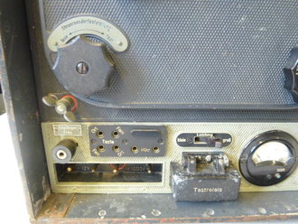 100 Watt Sender datiert 1942 mit Deckel, Originallack, Funktion nicht geprüft