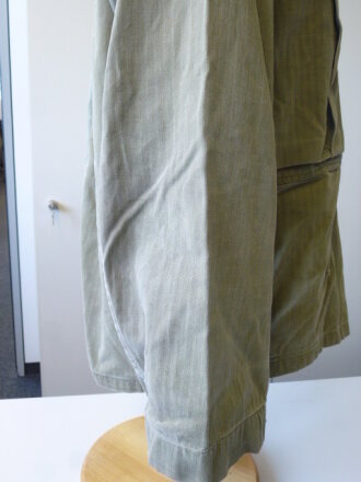 US Army, Jacket, Herringbone Twill, M42 pattern, repair in the back Schulterbreite 49cm, Armlänge 58cm