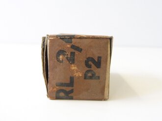 Röhrenfassung mit original verpackter Röhre  RL 2,4 P2 der Wehrmacht, Funktion nicht geprüft