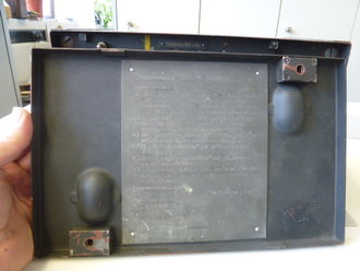 Ukw Empfänger h, datiert 1943, Ausführung h für Sturmgeschütze. Originallack mit passendem Deckel, Funktion nicht geprüft