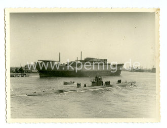 U-Boot im Hafen, Maße 11,5x8,5cm