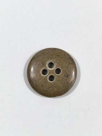 Kunstharzknopf für Hemden, graubraun, Durchmesser 18mm. Ungebraucht, 1 Stück