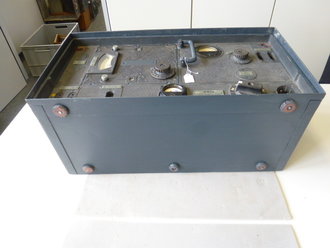 20 Watt Sender d ( 20 W.S.d ) datiert 1943, Gehäuse überlackiert, Frontplatte Originallack. Funktion nicht geprüft