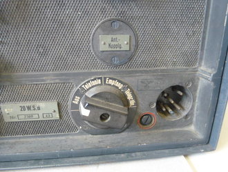 20 Watt Sender d ( 20 W.S.d ) datiert 1943, Gehäuse überlackiert, Frontplatte Originallack. Funktion nicht geprüft