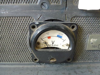 20 Watt Sender d ( 20 W.S.d ) datiert 1943, Gehäuse überlackiert, Frontplatte Originallack. Funktion nicht geprüft