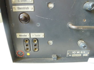 10 Watt Sender h ( 10 W.S.h ) Ausführung h für Sturmgeschütze. Frontplatte Originallack, Gehäuse überlackiert, Funktion nicht geprüft