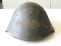 DDR, Stahlhelm Volkspolizei mit Abzeichen