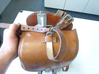 Kavallerie, Packtasche in sehr gutem Zustand mit allen Riemen datiert 1943