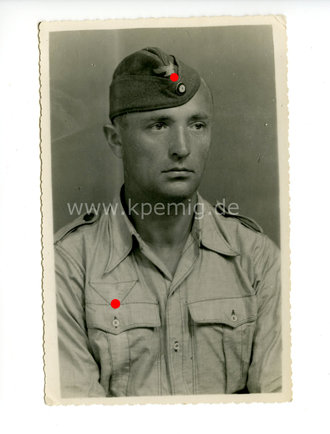 Luftwaffe Tropenhemd mit Dreiecksadler, Russland 1943, Foto im Postkartenformat