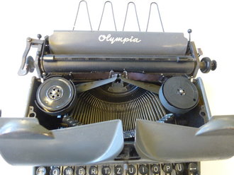 Schreibmaschine Olypia mit SS Rune. voll Funktionsfähig