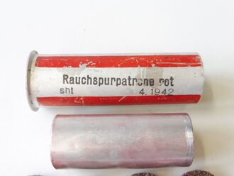 Rauchspurpatrone rot, komplett delaboriert, frei von jeglichen Gefahrstoffen, datiert 1942