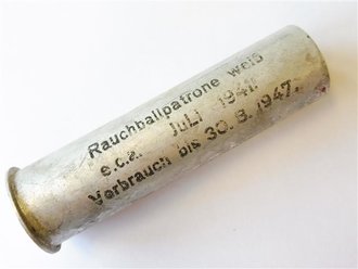 Rauchballpatrone Weiß, Abgeschossene, leere Aluminiumhülse, datiert 1941