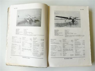 Flugzeug-Typenbuch, 428 Seiten, datiert 1944, die Seiten 1 - 32 fehlen