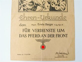 Ehren Urkunde für Verdienste um das Pferd an der Front datiert 1944. Großformatige Urkunde, leicht geknickt, selten