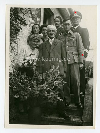 Familienfoto eines Angehörigen der Reichsfinanzverwaltung mit Ärmelband, Maße 8,5 x11 cm
