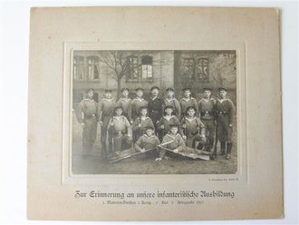 Hartkartonbild "Zur Erinnerung an unsere infanteristische Ausbildung", datiert 1917, Gesamtmaße 30 x 36 cm