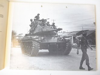Armor Number 29 - "M41 Walker Bulldog in action", gelocht