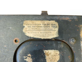 Batteriekasten zum Philips Universal Empfänger 15 ? der Wehrmacht. Originallack