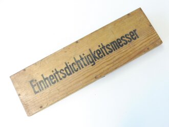 Einheitsdichtigkeitsmesser Wehrmacht im Kasten . Verwendung: Für Bremsflüssigkeiten bei Geschützen, Kühlflüssigkeit beim MG sowie der Kochbadflüssigkeiten für Feldküchen ) Guter Zustand, selten