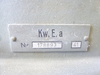 Kurzwellenempfänger Anton ( Kw.E.a ) datiert 1941. Originallack, Funktion nicht geprüft. Aufgrund des hohen Gewichts nur per Spedition zu versenden ( Extrakosten ) Due to it´s height weight shipping by freight company only ( extra charge on top )