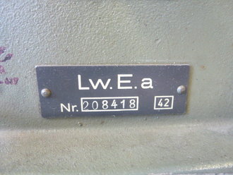 Langwellenempfänger Anton ( Lw.E.a ) datiert 1942. Originallack, Funktion nicht geprüft. Aufgrund des hohen Gewichts nur per Spedition zu versenden ( Extrakosten ) Due to it´s height weight shipping by freight company only ( extra charge on top