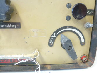 Funksprechgerät f ( Fusprech f. ) Bordfunkgerät in Panzerspähwagen. Originallack, Typenschild fehlt
