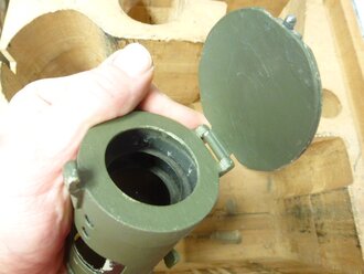 Kriegsmarine Optik im Kasten für 10,5cm SKC/32 Kanone. Unter anderen verwandt auf U-Booten . Einwandfreie Optik mit Fadenkreuz, die Filter leicht gängig.