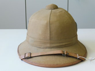 Tropenhelm Wehrmacht. Getragenes Stück der Luftwaffe mit Emblemen des Heeres