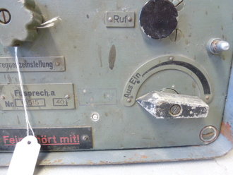 Fusprech.af datiert 1940, Bordfunkgerät in Panzerspähwagen. Gehäuse überlackiert, Griff fehlt,  Funktion nicht geprüft