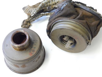 1.Weltkrieg, Gasmaske in Dose . Komplett mit beiden Trageriemen, Gebrauchsanweisung und Ersatzklarscheiben. Leder weich